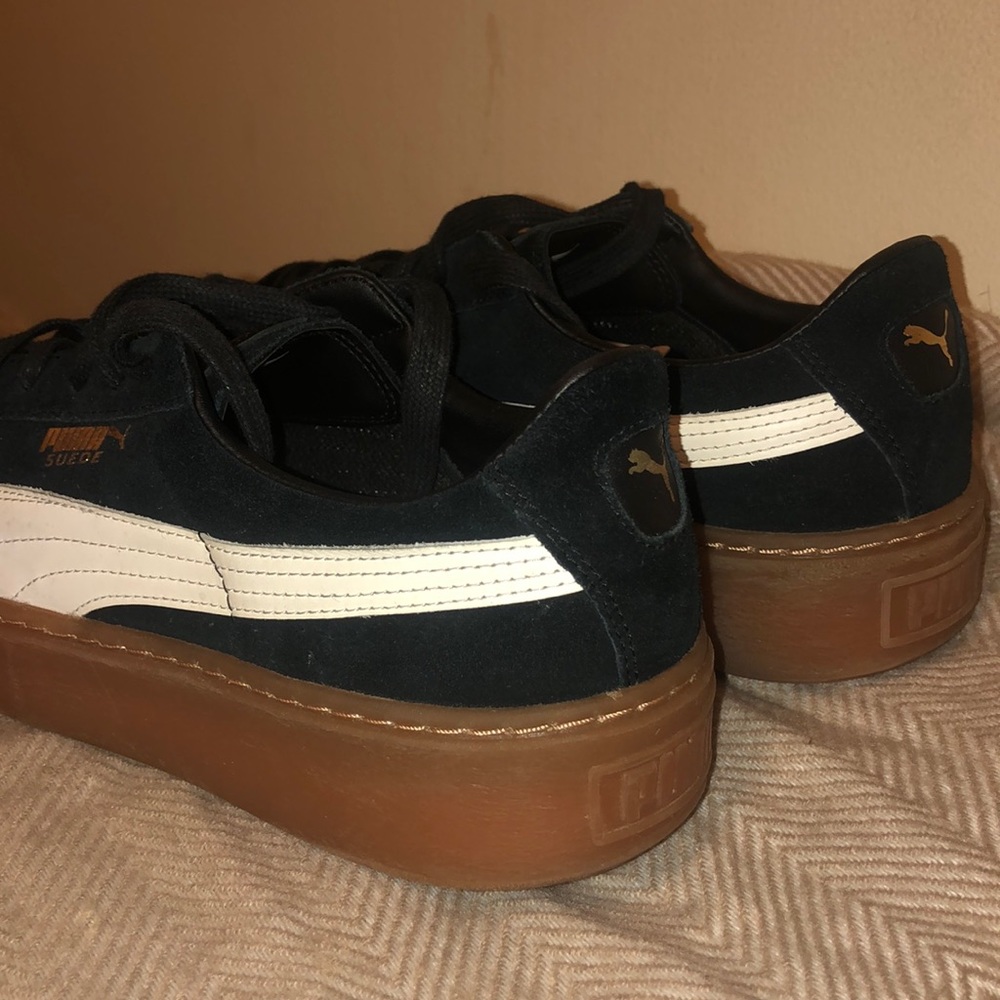 Low top pumas - Picture 3 of 4